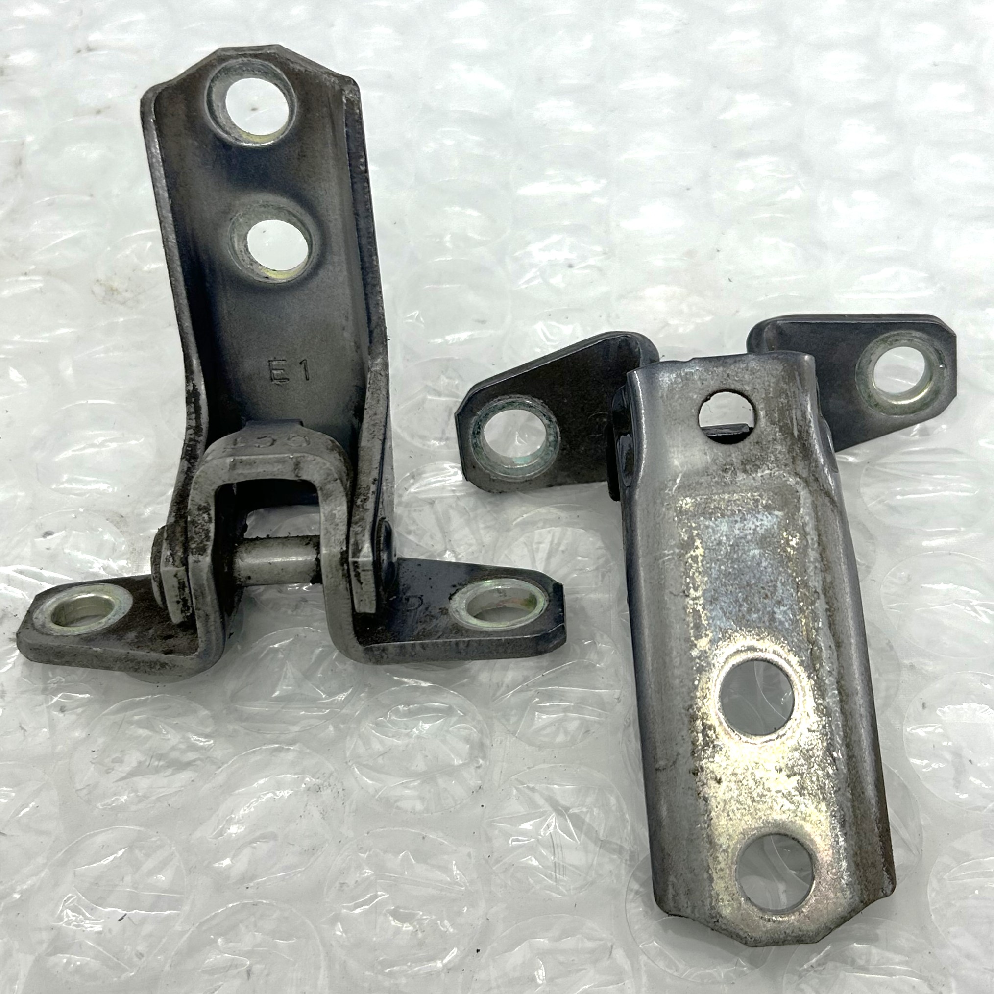 FRONT DOOR UPPER AND LOWER HINGE MITSUBISHI OUTLANDER CW6W MK2 3.0