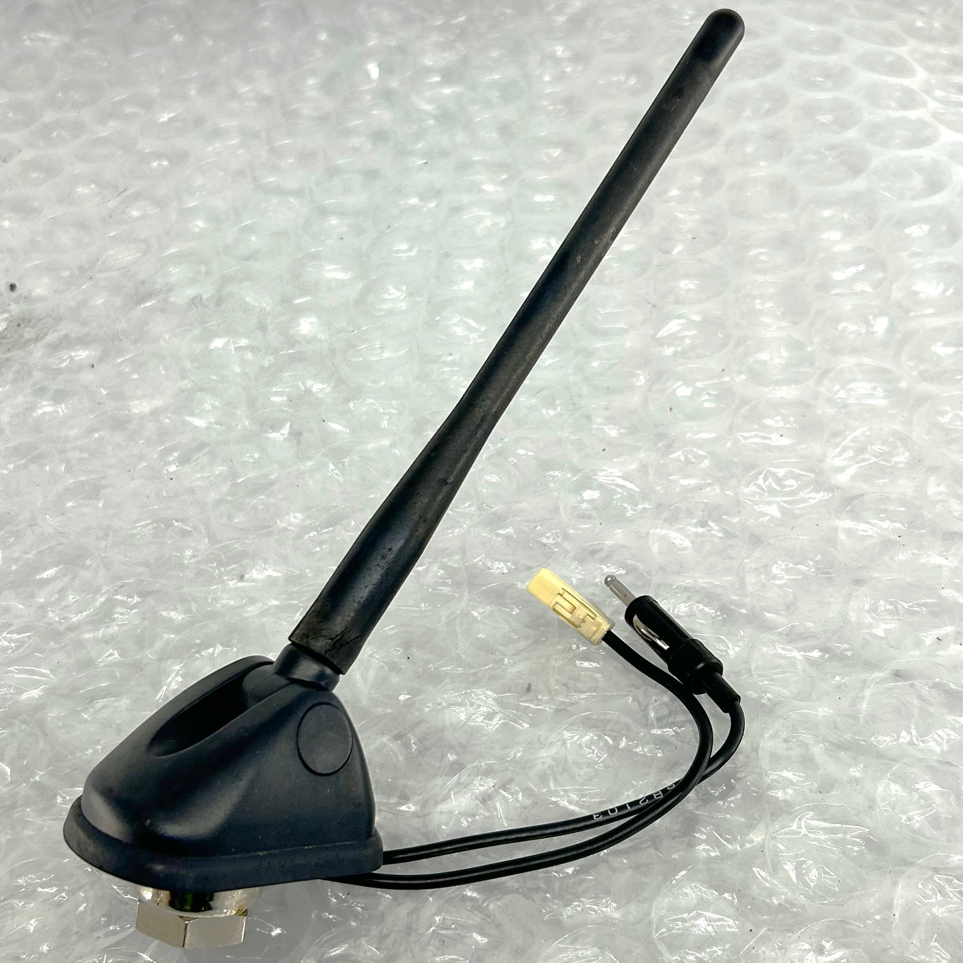 ANTENNA BASE AND ANTENNA MITSUBISHI OUTLANDER CW8W MK2 2.0 DiD