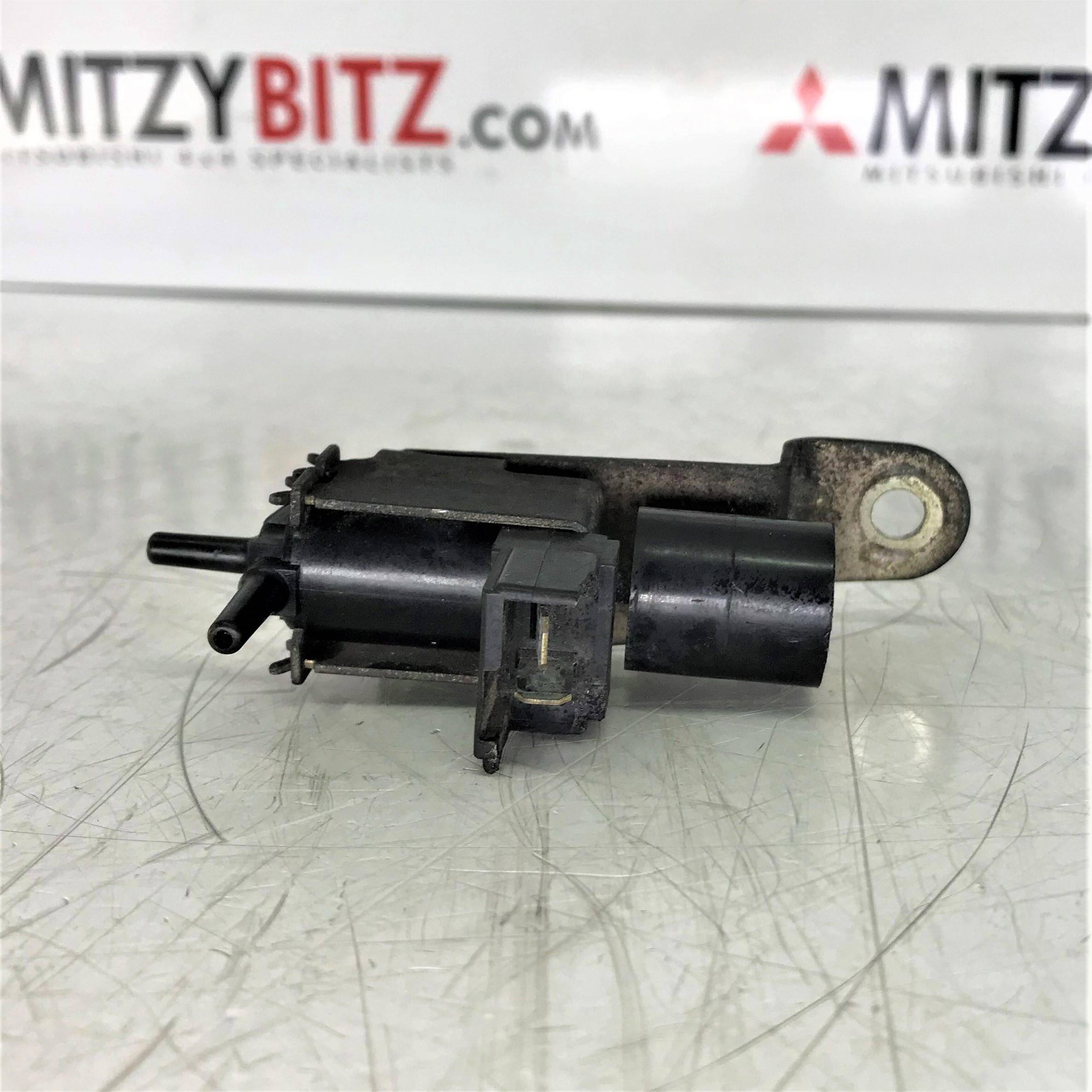 AIR CON VACUUM VALVE SOLENOID  MITSUBISHI L200 K64T Series 3 2.5D