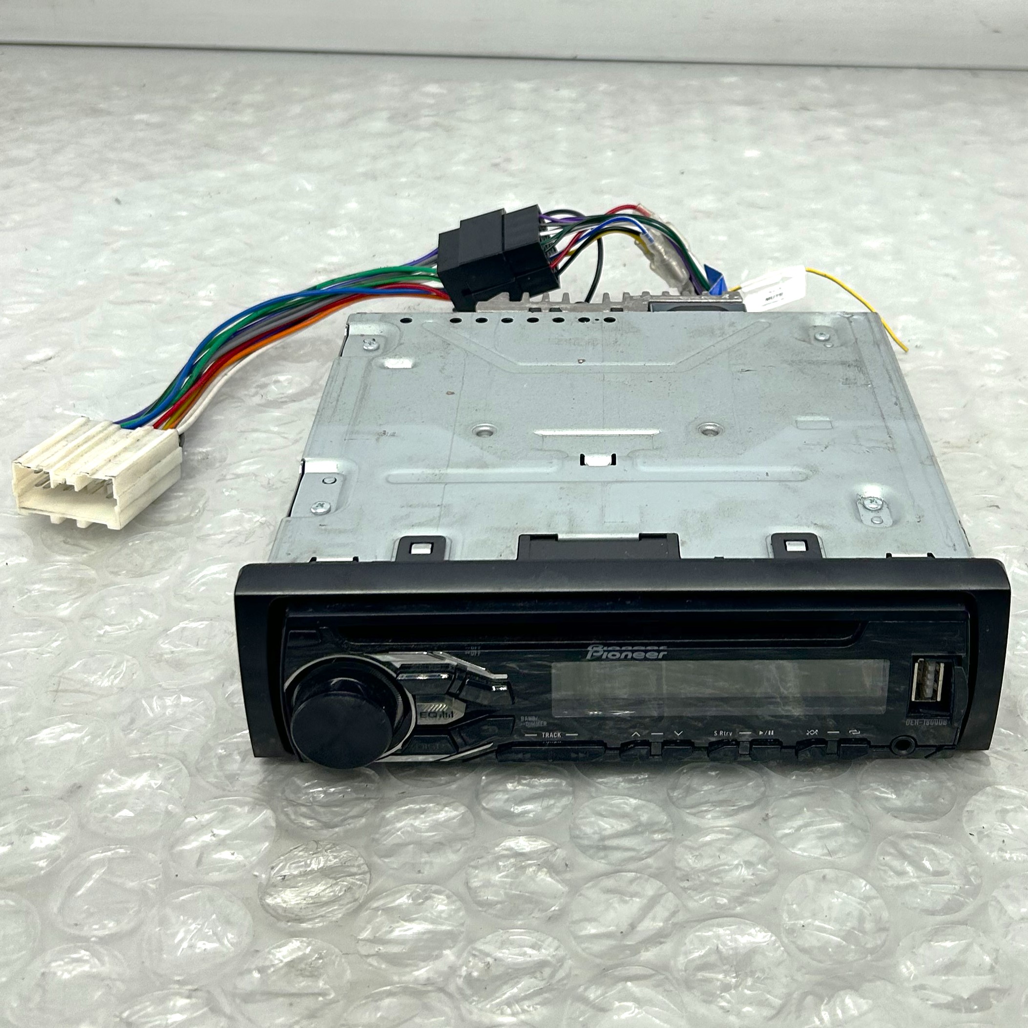 PIONEER DEH 1800UB STEREO RADIO CD PLAYER USB PAJERO SHOGUN V23W 3.0 V6