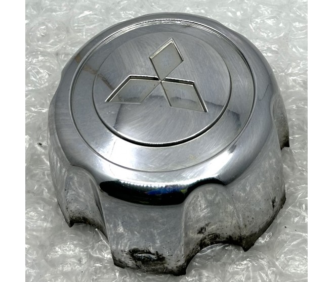 CENTRE WHEEL HUB CAP FOR A MITSUBISHI MONTERO SPORT - K99W