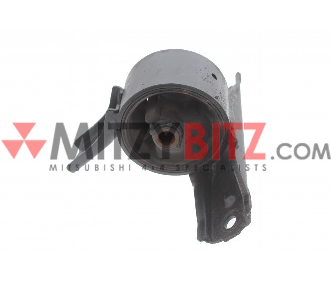 FRONT ENGINE MOUNTING BRACKET FOR A MITSUBISHI OUTLANDER - CW7W