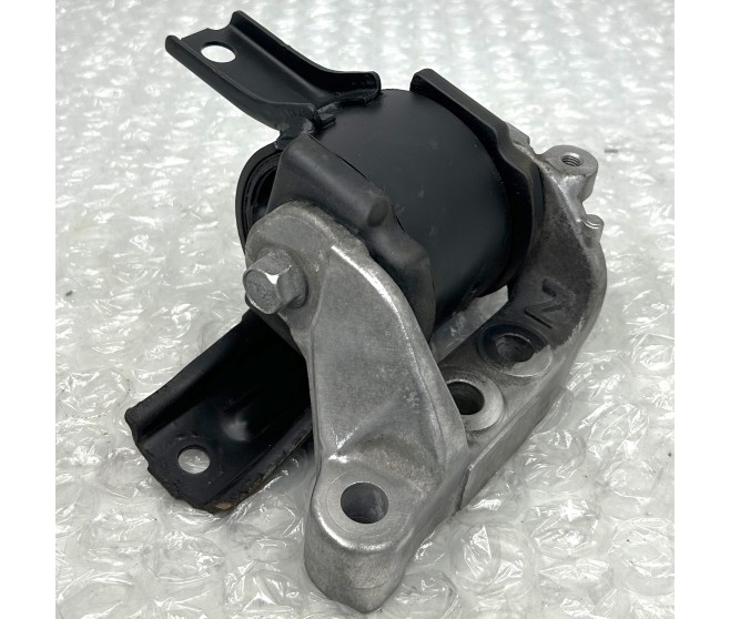 FRONT ENGINE MOUNTING BRACKET FOR A MITSUBISHI ASX - GA6W