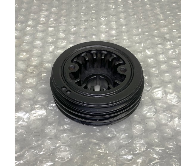 CRANKSHAFT PULLEY FOR A MITSUBISHI PAJERO - V98W