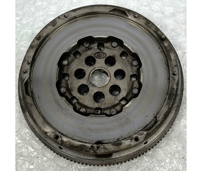 DUAL MASS FLYWHEEL FOR A MITSUBISHI ASX - GA6W