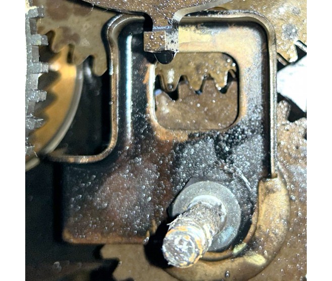 TIMING CHAIN TRAIN BRACKET