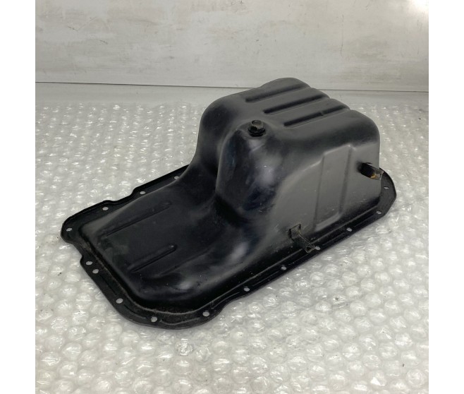 ENGINE OIL PAN FOR A MITSUBISHI PAJERO/MONTERO - V88V