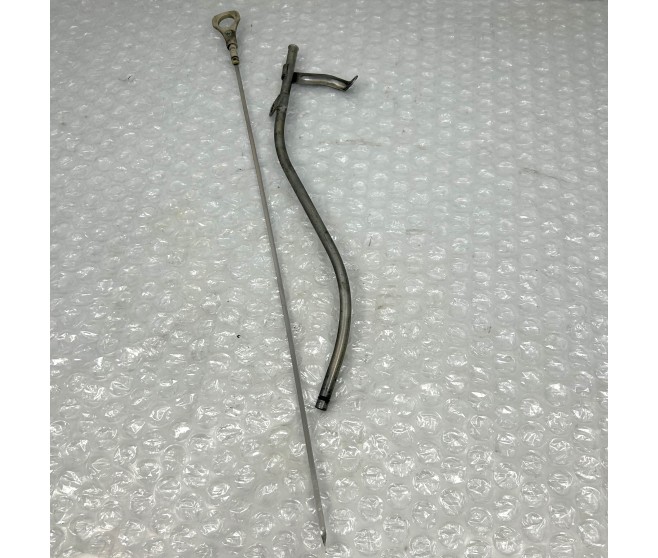 ENGINE OIL DIPSTICK TUBE AND LEVEL GAUGE