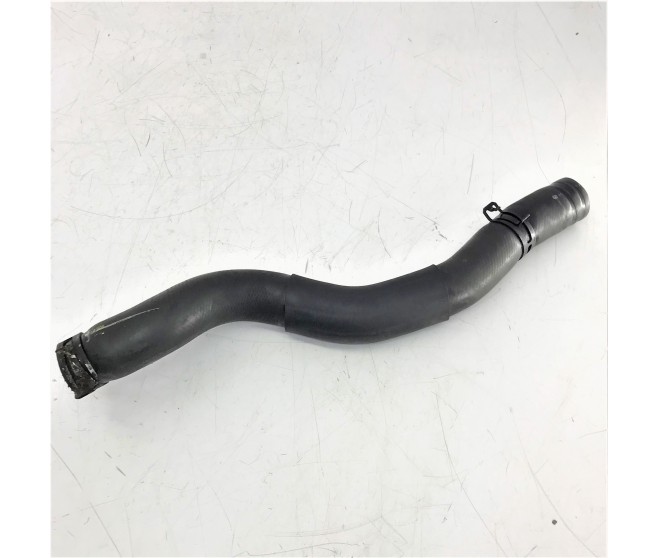 UPPER RADIATOR HOSE FOR A MITSUBISHI OUTLANDER PHEV - GG2W