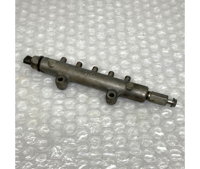 FUEL INJECTION RAIL AND SENSOR FOR A MITSUBISHI L200 - KL2T