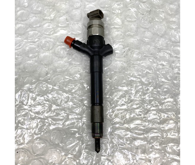 INJECTOR FOR A MITSUBISHI L200 - KB4T