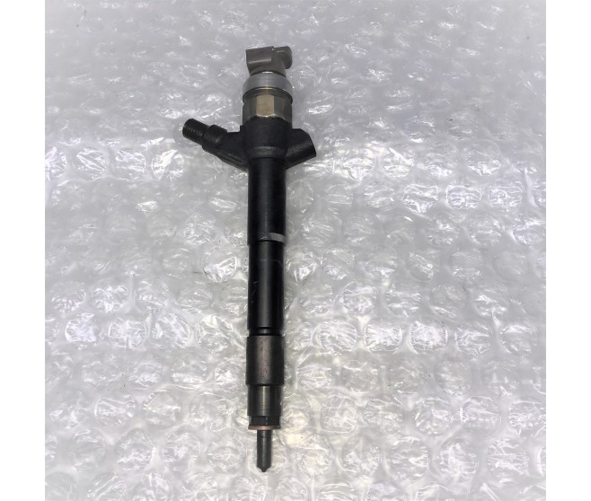 FUEL INJECTOR  FOR A MITSUBISHI V98W - 3200D-TURBO/LONG WAGON<07M-> - GLX(NSS4/7SEATER/EURO3),S5FA/T S.A / 2006-08-01 -> - 