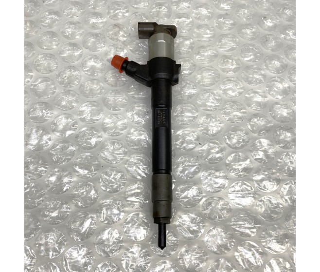 FUEL INJECTOR FOR A MITSUBISHI GA6W - 1800DIESEL - LS(4WD),6FM/T / 2010-05-01 -> - FUEL INJECTOR