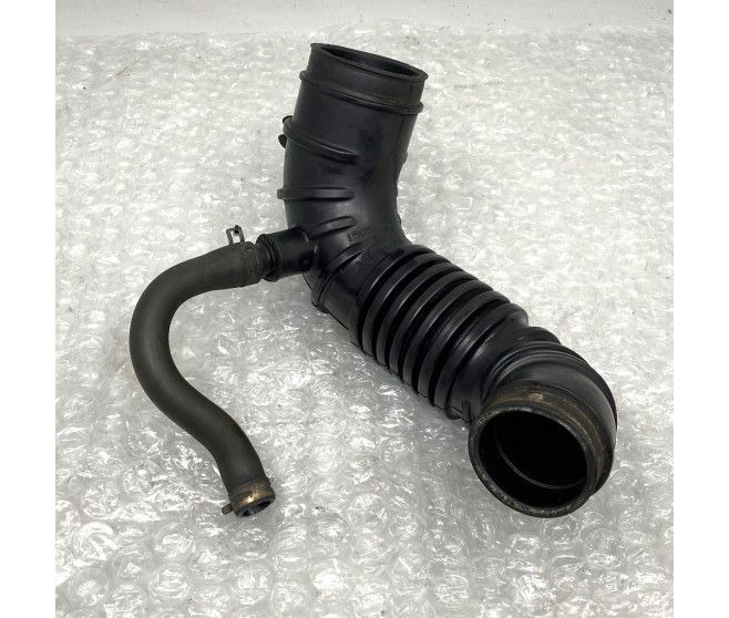 AIR BOX TO TURBO PIPE FOR A MITSUBISHI V80,90# - AIR CLEANER