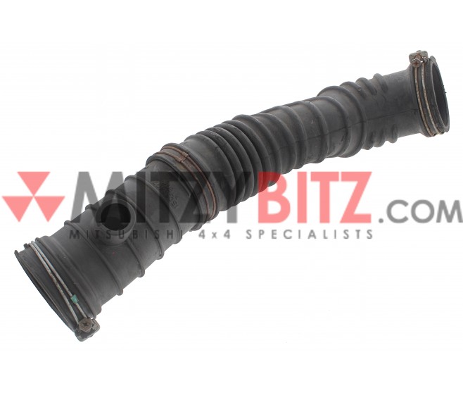 AIR CLEANER TO TURBO PIPE FOR A MITSUBISHI OUTLANDER - CW7W