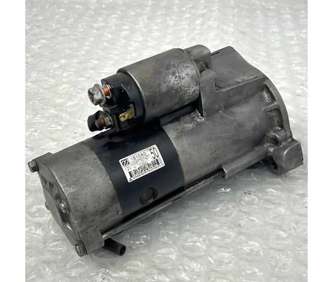 STARTER MOTOR FOR A MITSUBISHI PAJERO/MONTERO - V88W