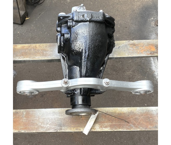 REAR DIFF E34K 3.917 FOR A MITSUBISHI PAJERO - V88W