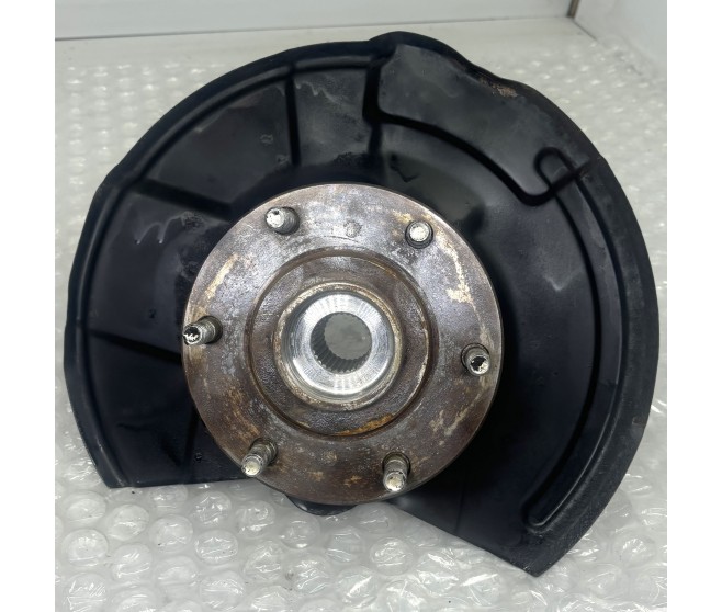 FRONT LEFT HUB AND KNUCKLE FOR A MITSUBISHI V97W - 3800/LONG WAGON<07M-> - GLS(NSS4/7SEATER/EURO2),S5FA/T LHD / 2006-09-01 -> - FRONT LEFT HUB AND KNUCKLE