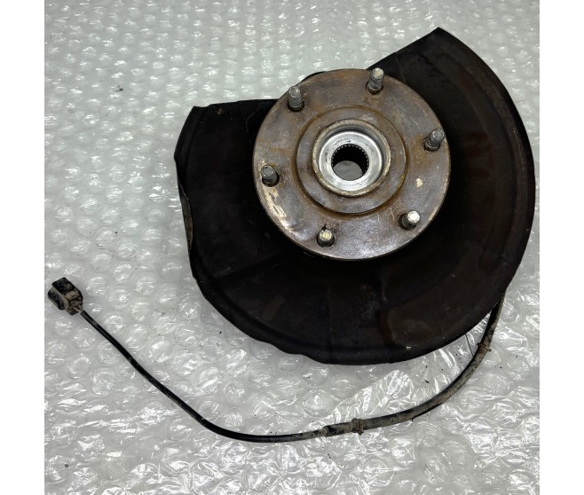 FRONT RIGHT HUB AND KNUCKLE FOR A MITSUBISHI V98V - 3200D-TURBO/LONG VAN<12M-> - GLX(NSS4/EURO6/DPF),5FA/T LHD / 2006-09-01 -> - FRONT RIGHT HUB AND KNUCKLE