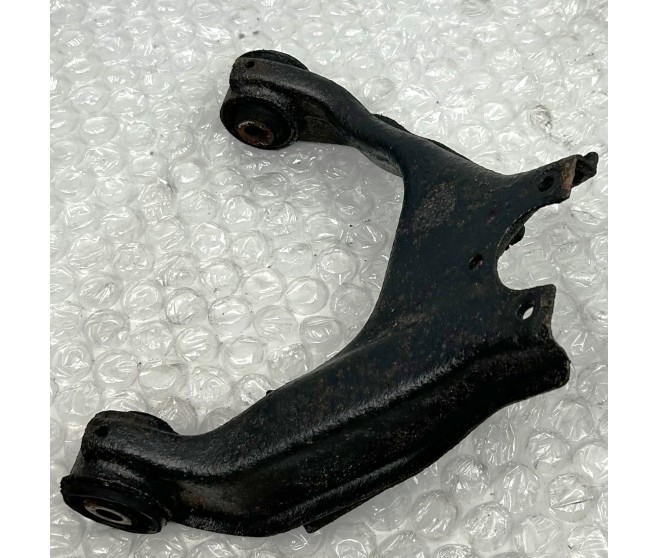 UPPER SUSPENSION ARM FRONT RIGHT FOR A MITSUBISHI L200 - KB4T