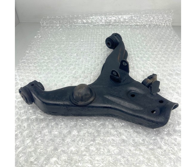 LOWER WISHBONE CONTROL ARM FRONT RIGHT  FOR A MITSUBISHI L200 - KA4T
