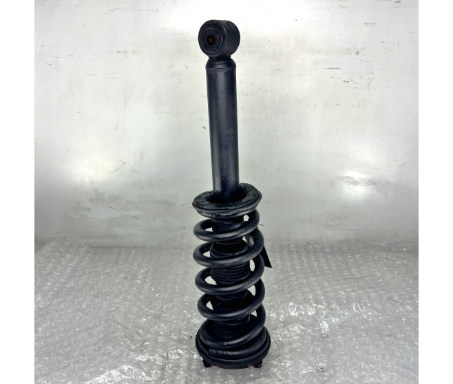 FRONT SHOCK ABSORBER FOR A MITSUBISHI PAJERO/MONTERO - V97W