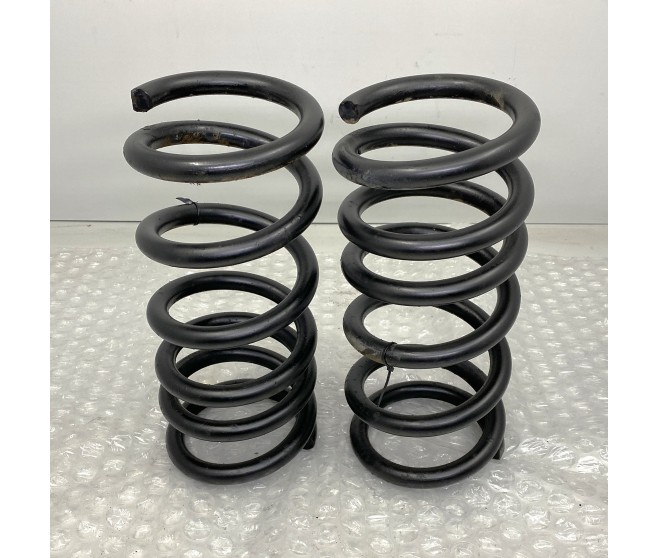 REAR COIL SPRINGS X2 FOR A MITSUBISHI PAJERO - V93W