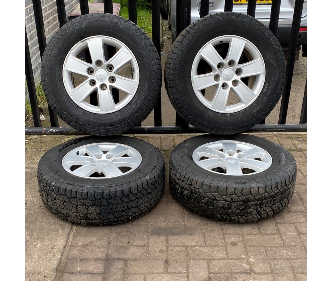 ALLOY WHEELS WITH TYRES 17 FOR A MITSUBISHI V90# - ALLOY WHEELS WITH TYRES 17