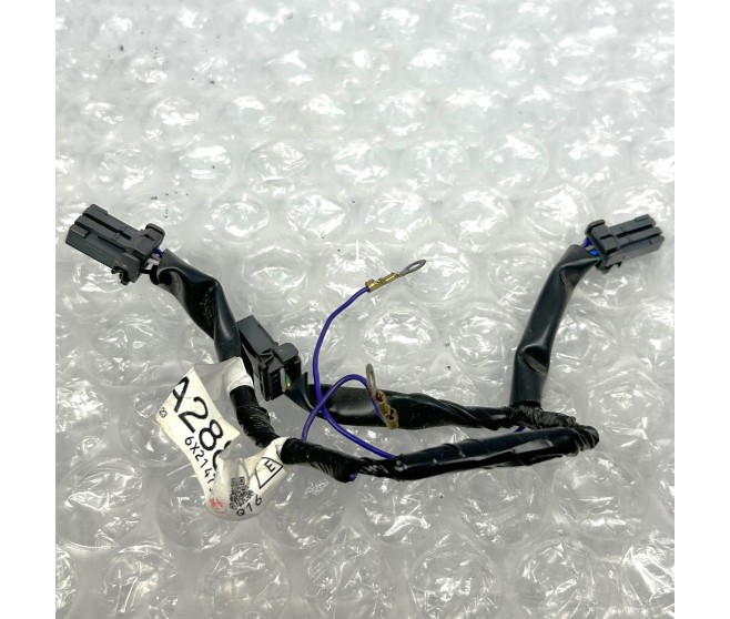 STEERING WHEEL REMOTE CONTROL HARNESS FOR A MITSUBISHI PAJERO/MONTERO - V98W