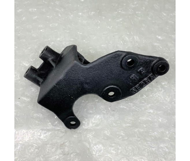 POWER STEERING PUMP BRACKET FOR A MITSUBISHI KA,B0# - POWER STEERING PUMP BRACKET