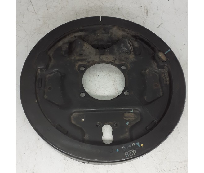 REAR RIGHT BRAKE BACKING PLATE FOR A MITSUBISHI L200 - KL2T