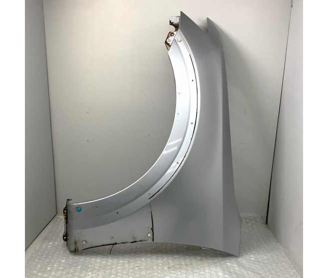 FRONT LEFT WING FENDER FOR A MITSUBISHI GENERAL (EXPORT) - BODY