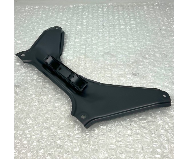 FLOOR BACKBONE BRACE FRONT FOR A MITSUBISHI OUTLANDER - CW8W