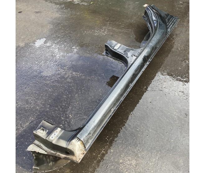 LEFT SILL SECTION / COLLECTION ONLY FOR A MITSUBISHI L200,L200 SPORTERO - KB8T