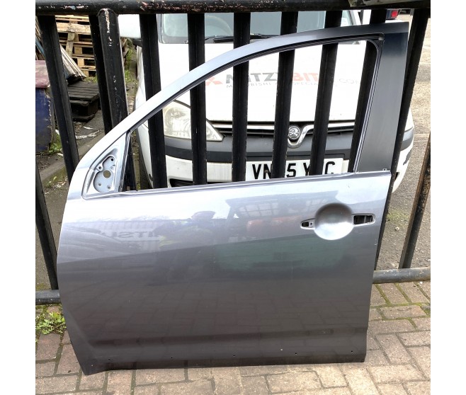 BARE DOOR FRONT LEFT FOR A MITSUBISHI OUTLANDER - CW5W
