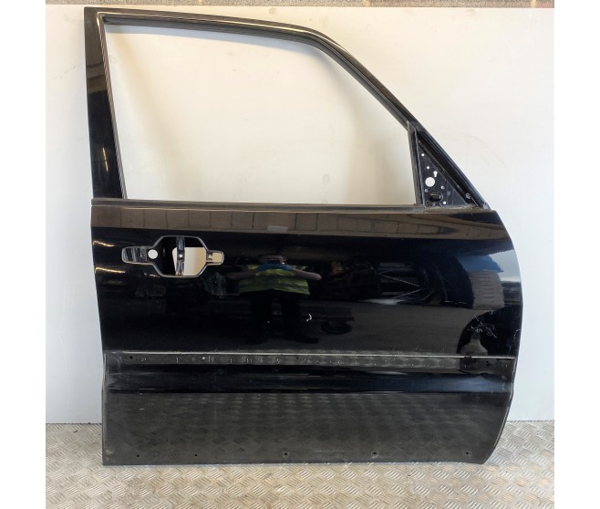 BARE DOOR FRONT RIGHT FOR A MITSUBISHI V97W - 3800/LONG WAGON<07M-> - GLX(NSS4/EURO4),S5FA/T / 2006-08-01 -> - 