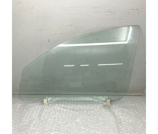 DOOR GLASS FRONT LEFT FOR A MITSUBISHI OUTLANDER - CW4W