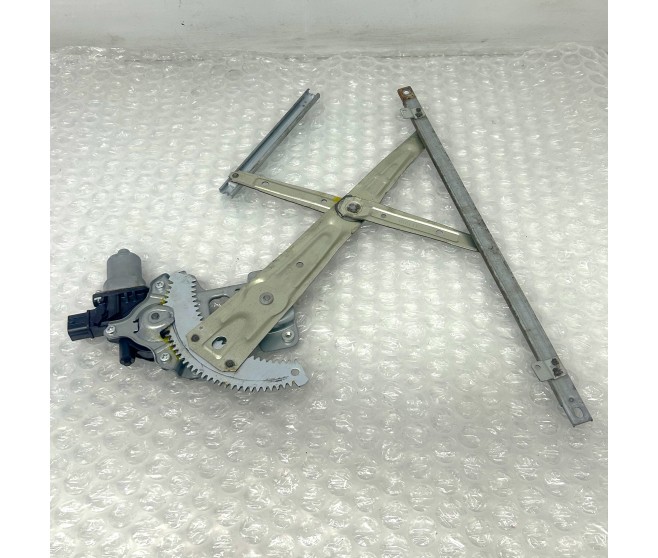 WINDOW REGULATOR AND MOTOR FRONT LEFT FOR A MITSUBISHI OUTLANDER - CW7W