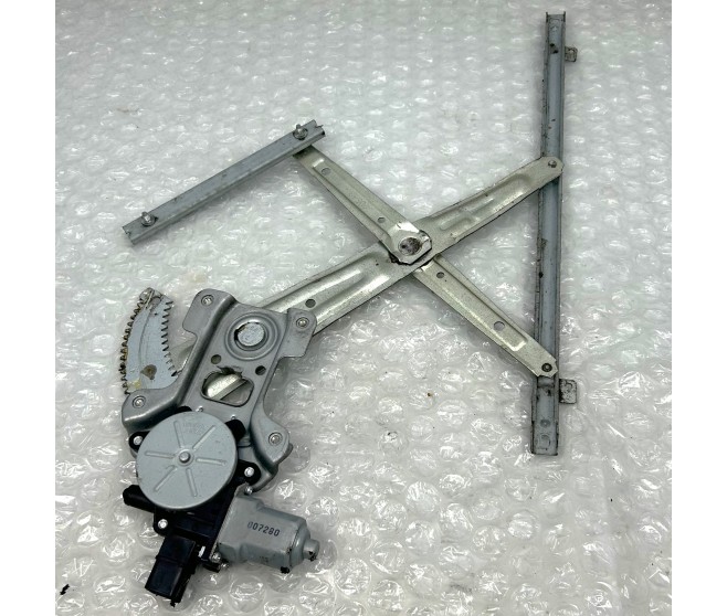 WINDOW REGULATOR AND MOTOR FRONT LEFT FOR A MITSUBISHI OUTLANDER - CW8W