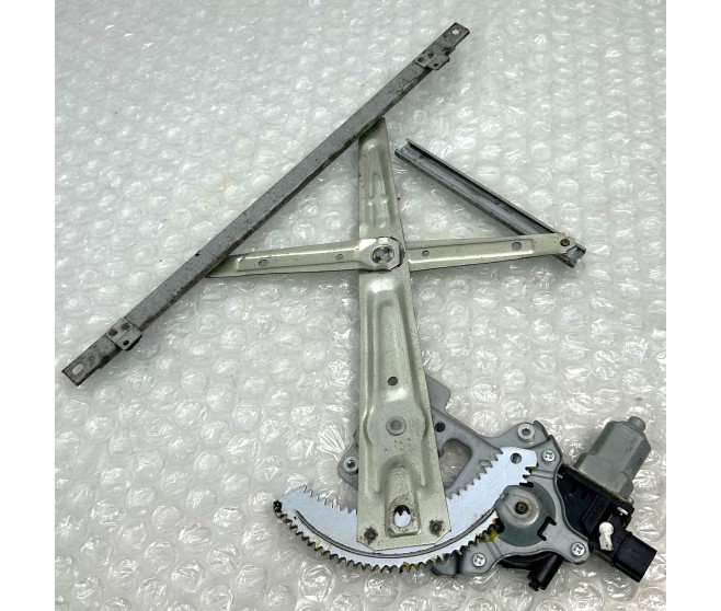 WINDOW REGULATOR AND MOTOR FRONT RIGHT FOR A MITSUBISHI OUTLANDER - CW8W