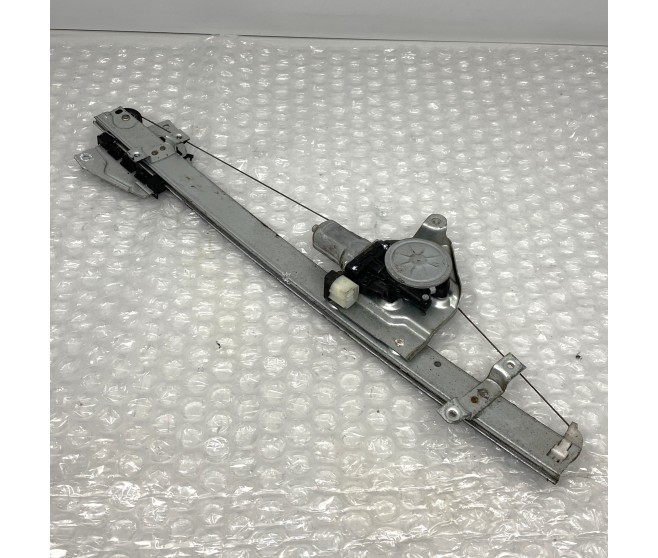 WINDOW REGULATOR AND MOTOR FRONT LEFT FOR A MITSUBISHI PAJERO - V67W