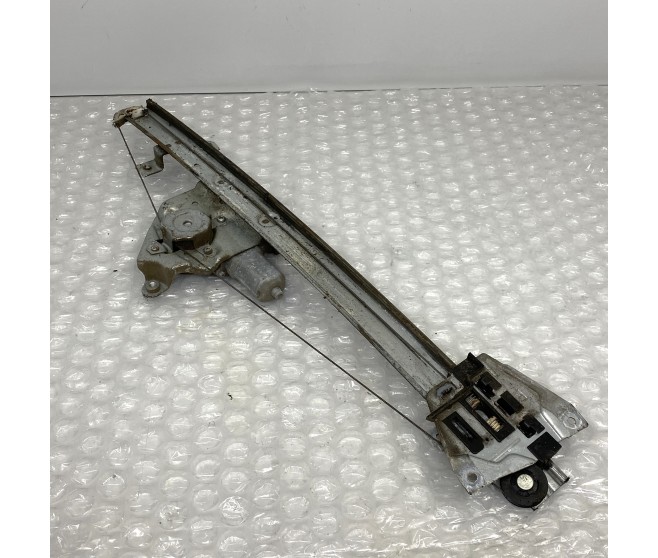 WINDOW REGULATOR AND MOTOR FRONT RIGHT FOR A MITSUBISHI PAJERO/MONTERO - V87W