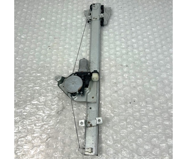 WINDOW REGULATOR AND MOTOR FRONT RIGHT FOR A MITSUBISHI PAJERO/MONTERO - V93W