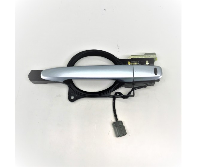 FRONT LEFT DOOR HANDLE FOR A MITSUBISHI OUTLANDER - CW6W