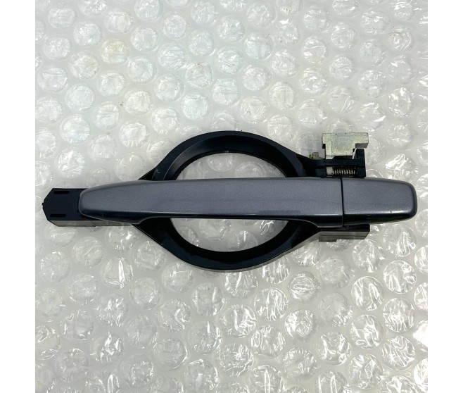 DOOR OUTSIDE HANDLE REAR LEFT FOR A MITSUBISHI OUTLANDER - CW7W