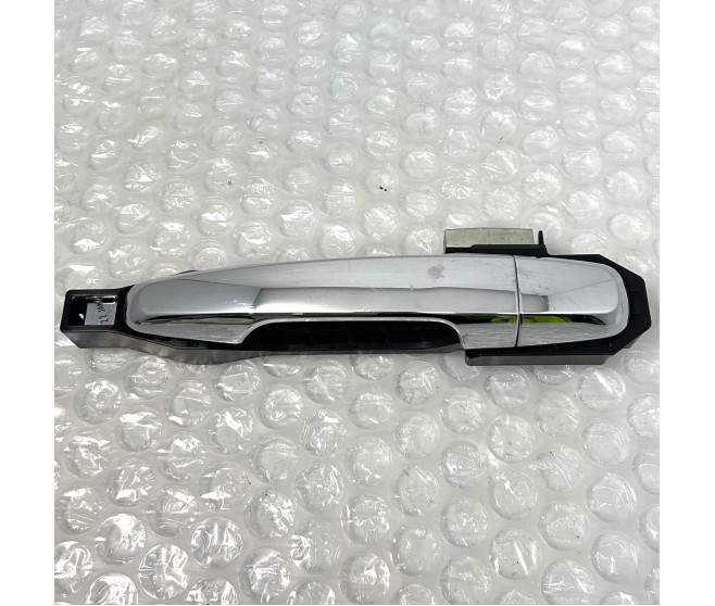 CHROME DOOR HANDLE REAR LEFT FOR A MITSUBISHI PAJERO SPORT - KH6W