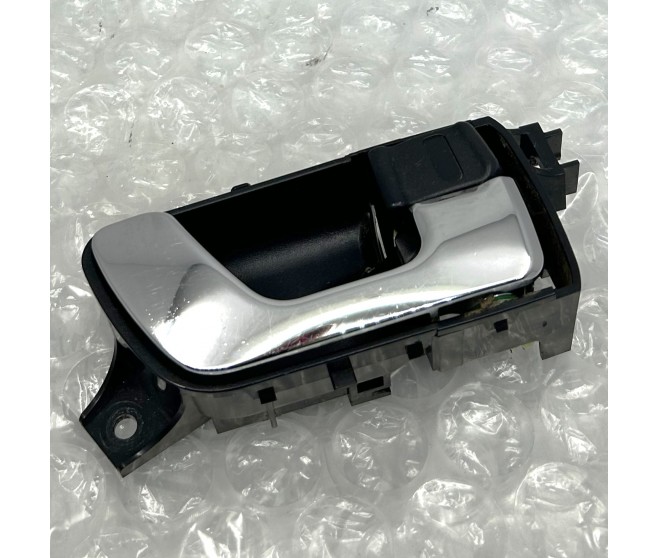INTERIOR DOOR HANDLE RIGHT FOR A MITSUBISHI V97W - 3800/LONG WAGON<07M-> - GLS(NSS4/7SEATER/EURO2),S5FA/T LHD / 2006-09-01 -> - INTERIOR DOOR HANDLE RIGHT
