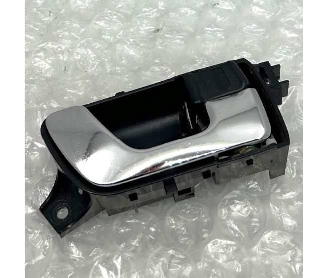 INTERIOR DOOR HANDLE RIGHT FOR A MITSUBISHI PAJERO - V93W