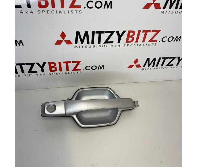 FRONT RIGHT OUTER DOOR HANDLE FOR A MITSUBISHI V90# - FRONT RIGHT OUTER DOOR HANDLE