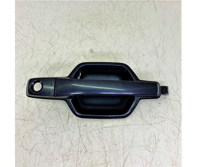 FRONT RIGHT OUTSIDE DOOR HANDLE FOR A MITSUBISHI PAJERO/MONTERO - V98W